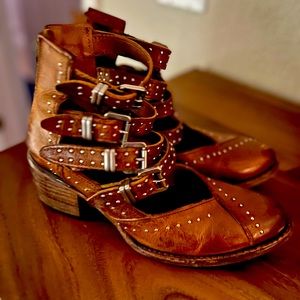 Free Bird boots size 6, worn about 5 times.